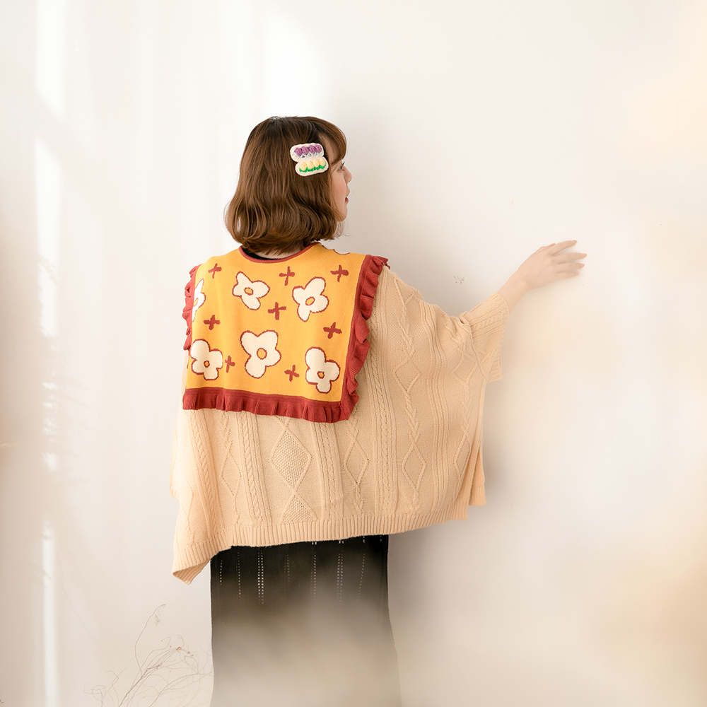 Flowery Spot Capelet
