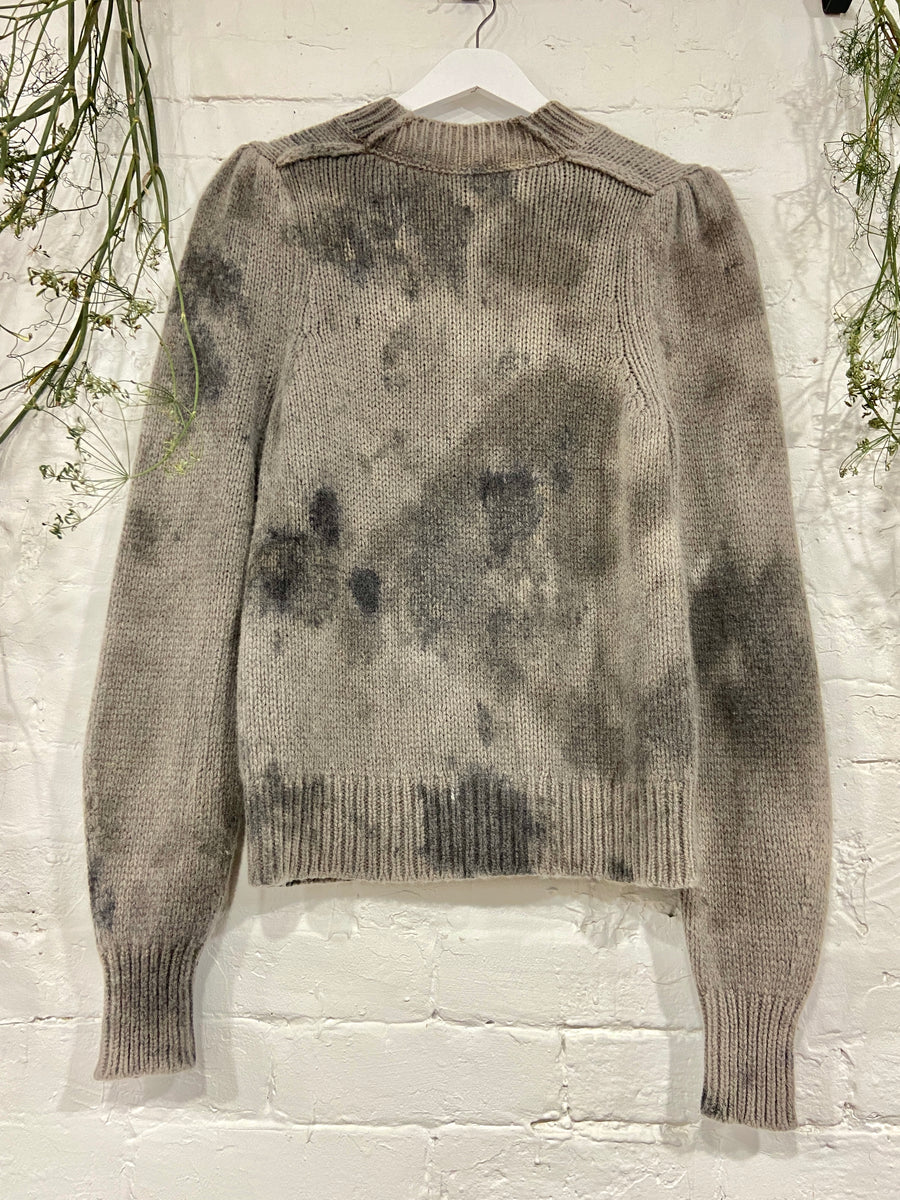 YESAET | Ambessa Pullover