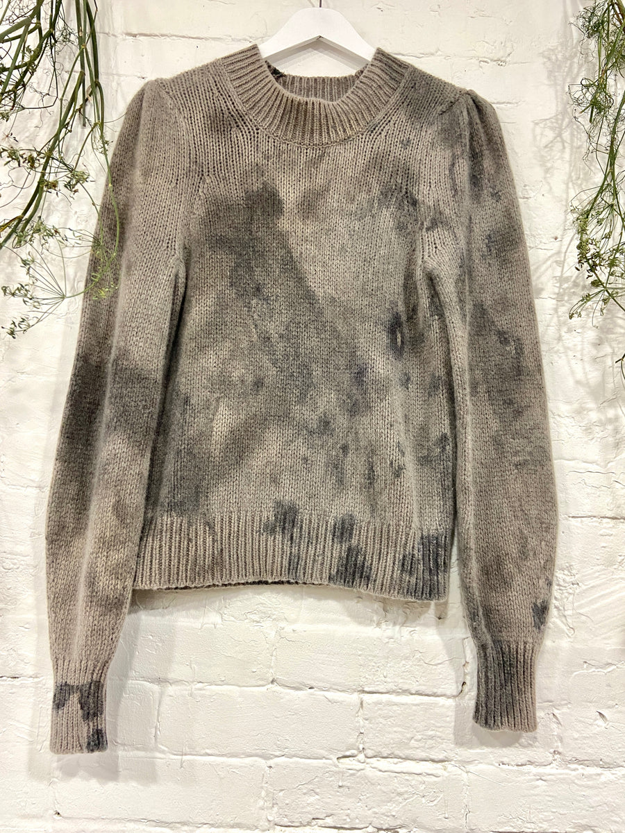 YESAET | Ambessa Pullover