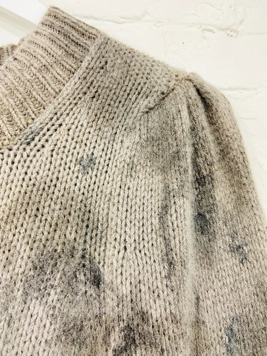 YESAET | Ambessa Pullover